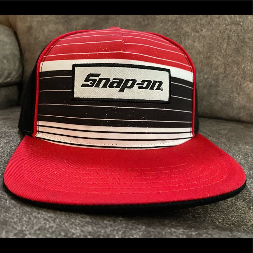 Snap-on flat bill hat